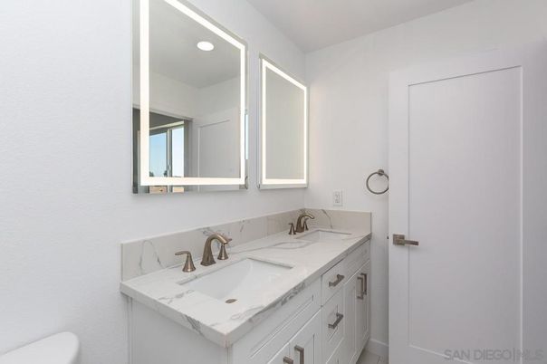 Bathroom, Interior, Recessed Lighting