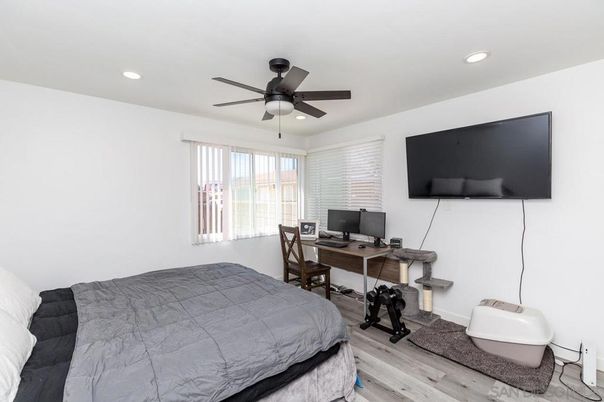 Bedroom, Home Office, Interior, Recessed Lighting, Wood Texture Flooring