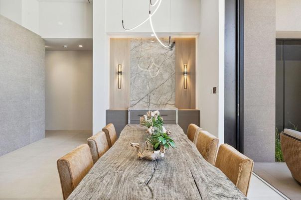 Dining room, Interior