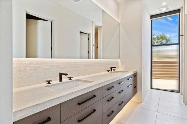 Bathroom, Dual Sink Vanities, Interior, Recessed Lighting