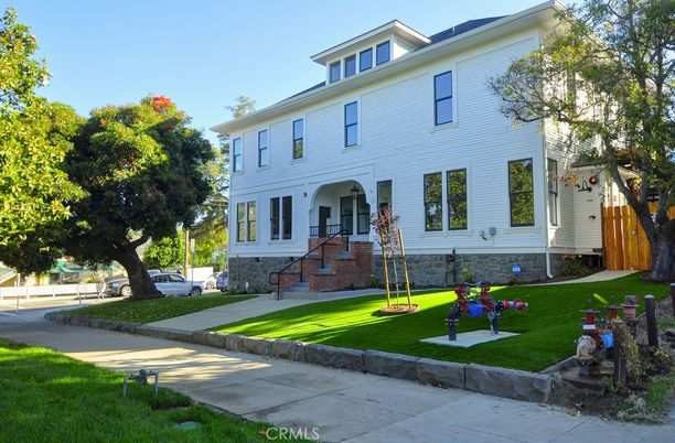 Backyard, Exterior, Facade, Georgian