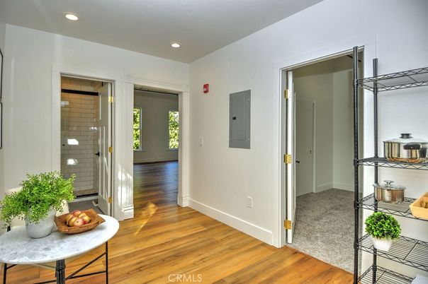 Interior, Recessed Lighting, Wood Texture Flooring