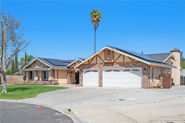 Attached, Exterior, Facade, Solar Panels, Ranch