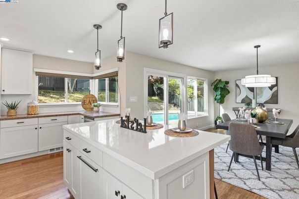 Dining room, Interior, Kitchen, Pendant Lights, Recessed Lighting, Wood Texture Flooring