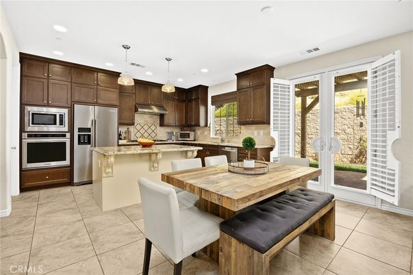 Dining room, Interior, Kitchen, Pendant Lights, Recessed Lighting, Stainless Steel Appliances