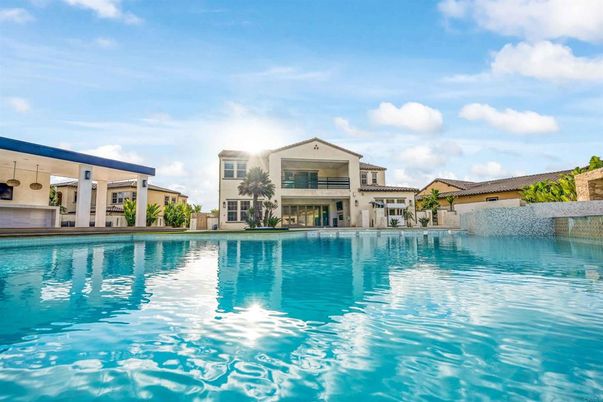 Exterior, Pool