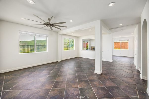 Empty room, Interior, Recessed Lighting