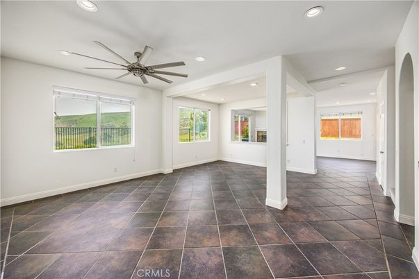 Empty room, Interior, Recessed Lighting