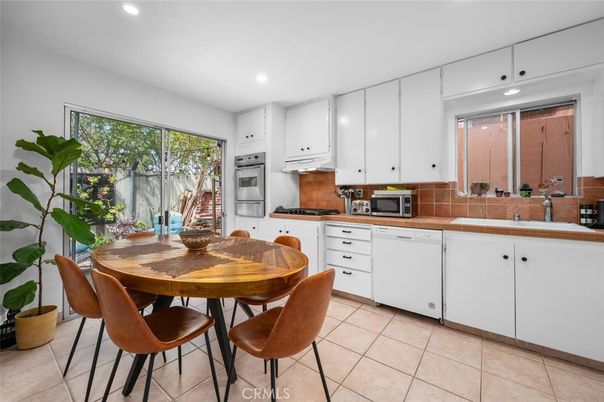 Dining room, Interior, Kitchen, Recessed Lighting