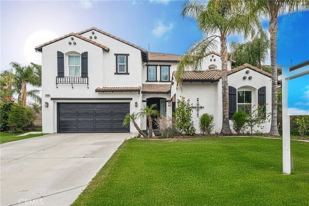 Attached, Exterior, Facade, Spanish Mediterranean