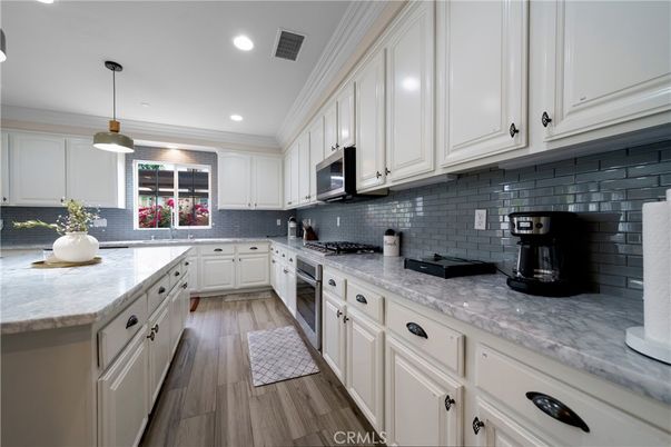 Interior, Kitchen, Pendant Lights, Recessed Lighting, Wood Texture Flooring