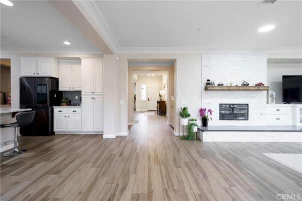 Fireplace, Interior, Kitchen, Recessed Lighting, Wood Texture Flooring