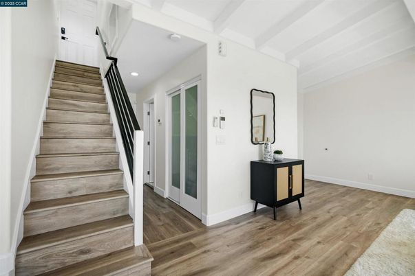 Interior, Recessed Lighting, Wood Texture Flooring