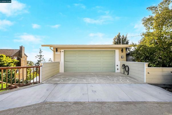 Detached Garage, Exterior