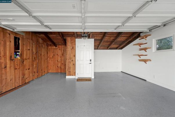Garage, Interior, Wooden Walls