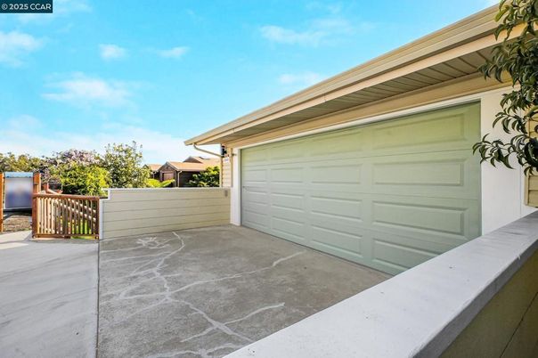Detached Garage, Exterior