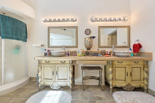 Bathroom, Dual Sink Vanities, Interior