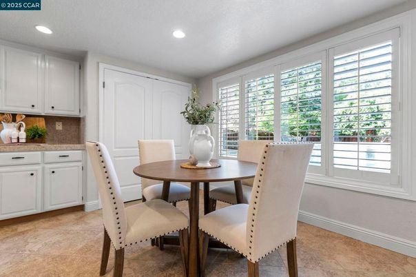 Dining room, Interior, Recessed Lighting