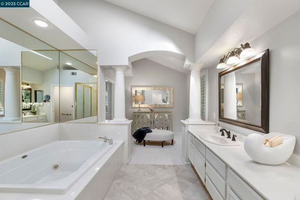Bathroom, Dual Sink Vanities, Interior, Recessed Lighting