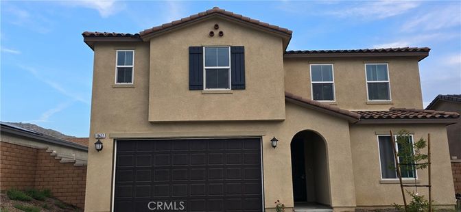 Attached, Exterior, Facade, Mediterranean
