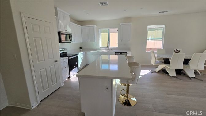 Dining room, Interior, Kitchen, Recessed Lighting