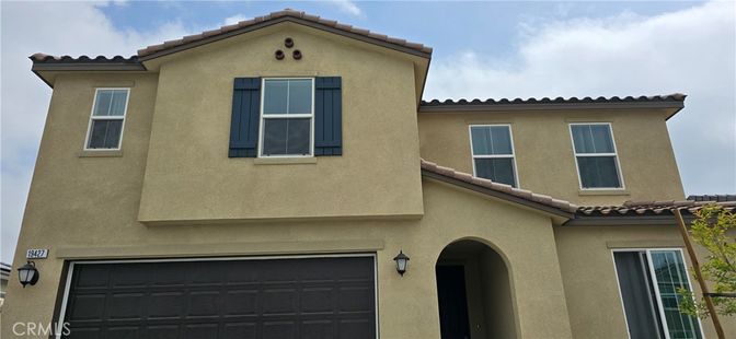 Attached, Exterior, Facade, Mediterranean