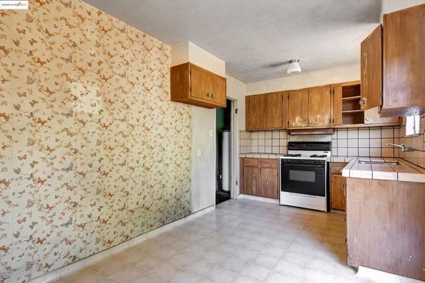 Interior, Kitchen, Tile Countertops