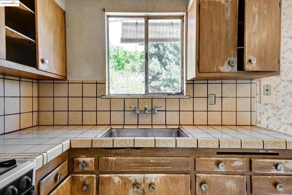 Interior, Kitchen, Tile Countertops