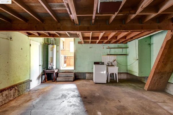 Interior, Washer, Wooden Beams, Wooden Ceilings