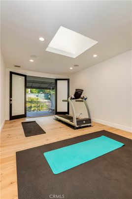 Fitness Equipment, Interior, Recessed Lighting, Wood Texture Flooring