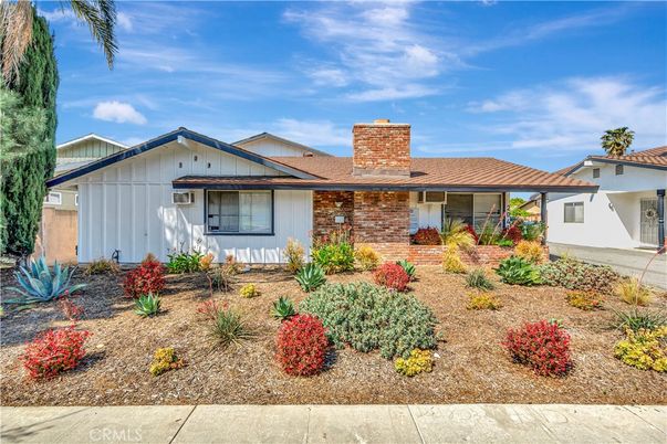 Exterior, Facade, Brick Facade, Ranch