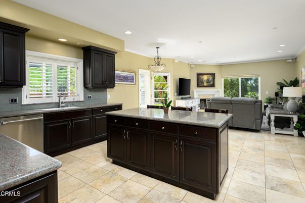 Interior, Kitchen, Living room, Pendant Lights, Recessed Lighting, Stainless Steel Appliances
