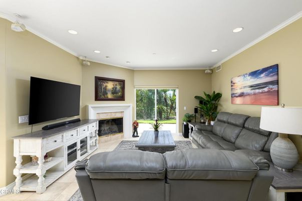 Fireplace, Interior, Living room, Recessed Lighting