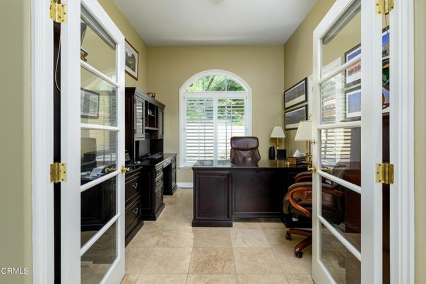 Home Office, Interior