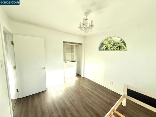 Chandelier, Empty room, Interior, Wood Texture Flooring