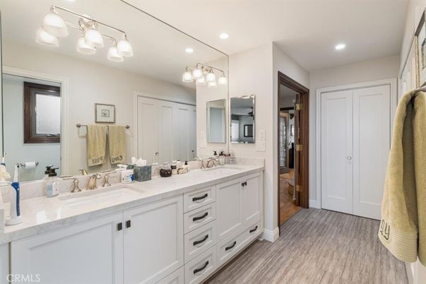 Bathroom, Dual Sink Vanities, Interior, Recessed Lighting