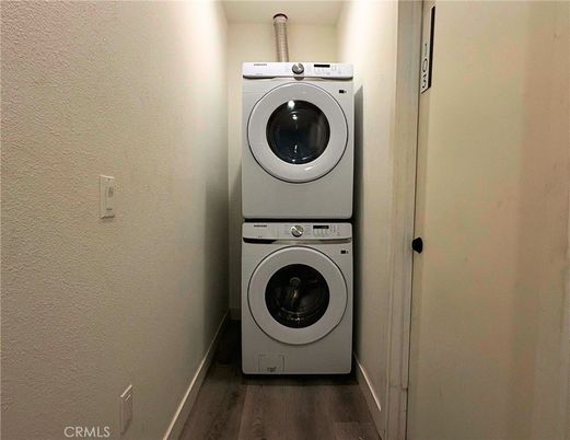 Interior, Utility Closets, Washer, Wood Texture Flooring