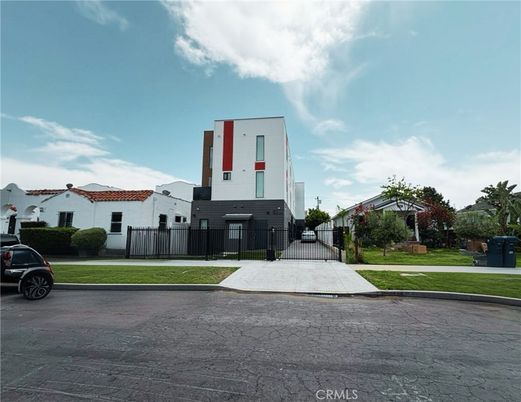 Exterior, Facade, Spanish Mediterranean