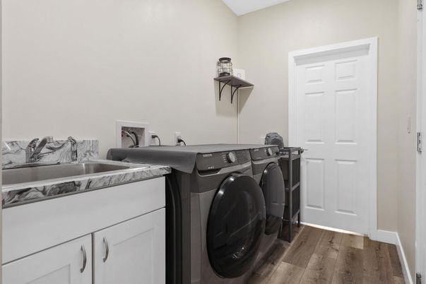 Interior, Washer, Wood Texture Flooring