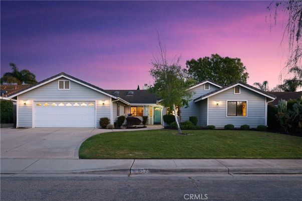 Attached, Exterior, Facade, Ranch