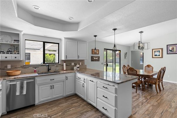 Dining room, Interior, Kitchen, Pendant Lights, Recessed Lighting, Wood Texture Flooring