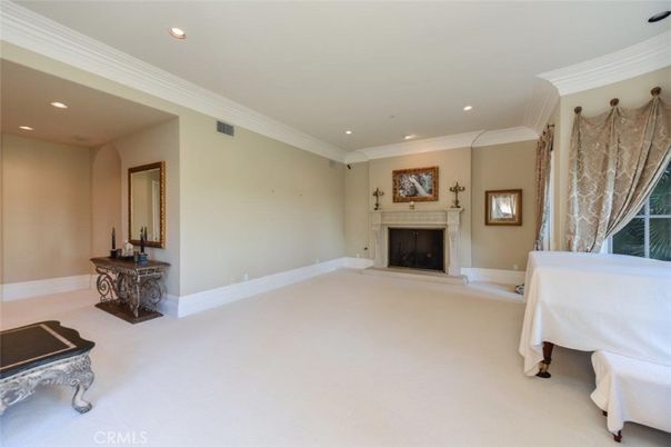 Fireplace, Interior, Recessed Lighting