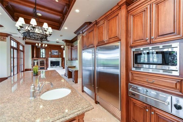 Chandelier, Interior, Kitchen, Recessed Lighting, Stainless Steel Appliances