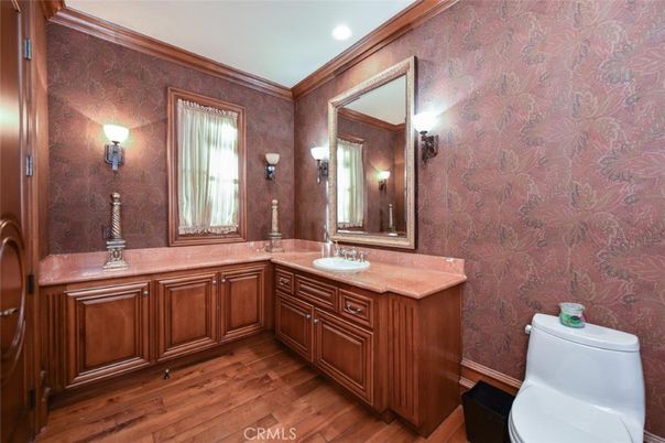 Bathroom, Interior, Recessed Lighting, Wood Texture Flooring