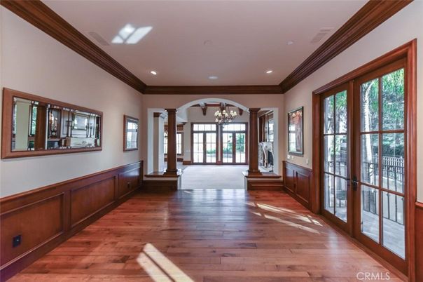 Chandelier, Empty room, Interior, Recessed Lighting, Wood Texture Flooring
