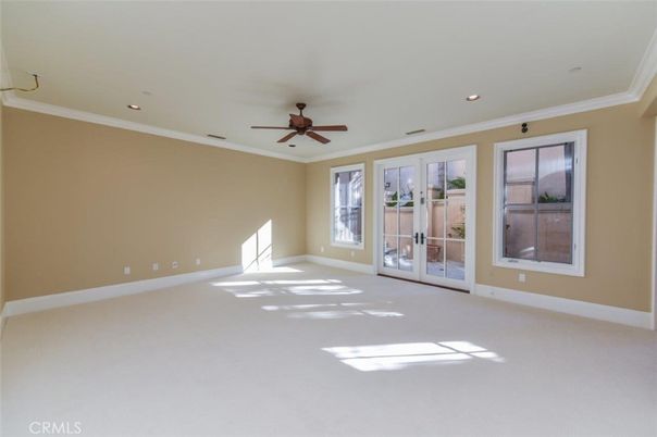 Empty room, Interior, Recessed Lighting