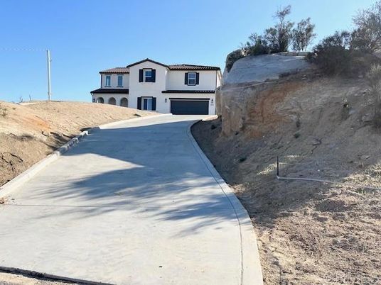 Attached, Exterior, Facade, Mediterranean