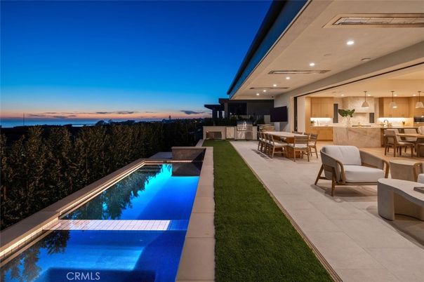 Exterior, Pool, Water