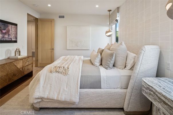 Bedroom, Interior, Pendant Lights, Recessed Lighting, Wood Texture Flooring