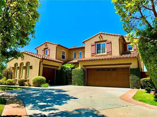 Attached, Exterior, Facade, Mediterranean